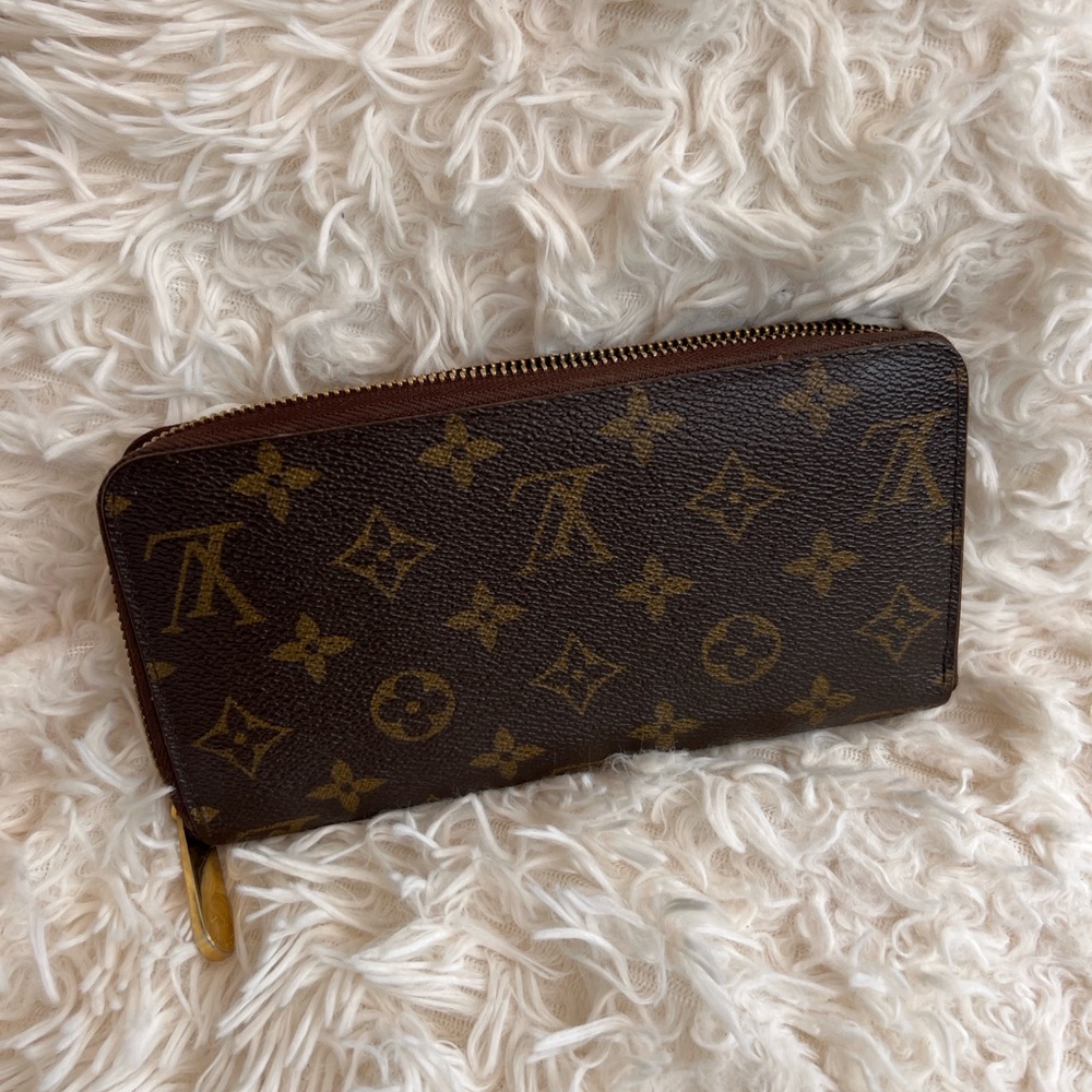 Louis Vuitton Brown Monogram zippy wallet